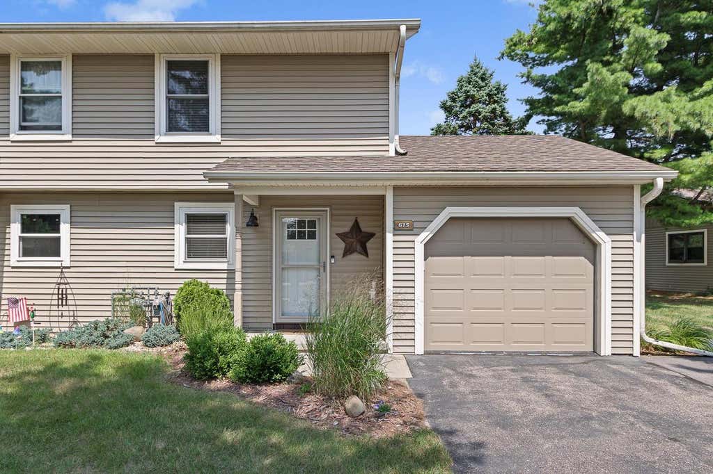 Photo of 615 Saddle Ridge, Portage, WI 53901 (MLS # 2030154)