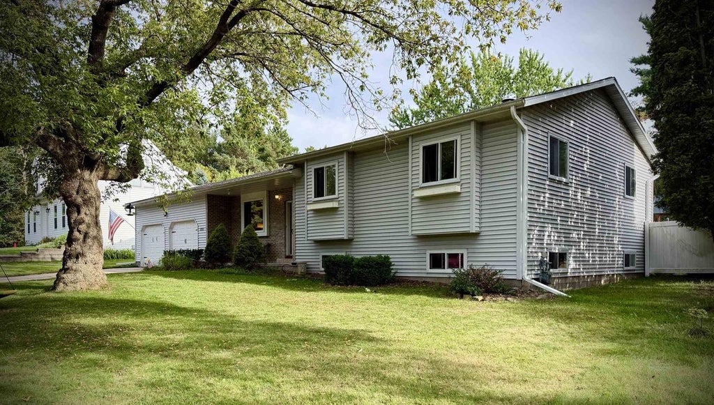 Photo of 1311 Mc Indoe STREET, Wausau, WI 54403 (MLS # 22604409)