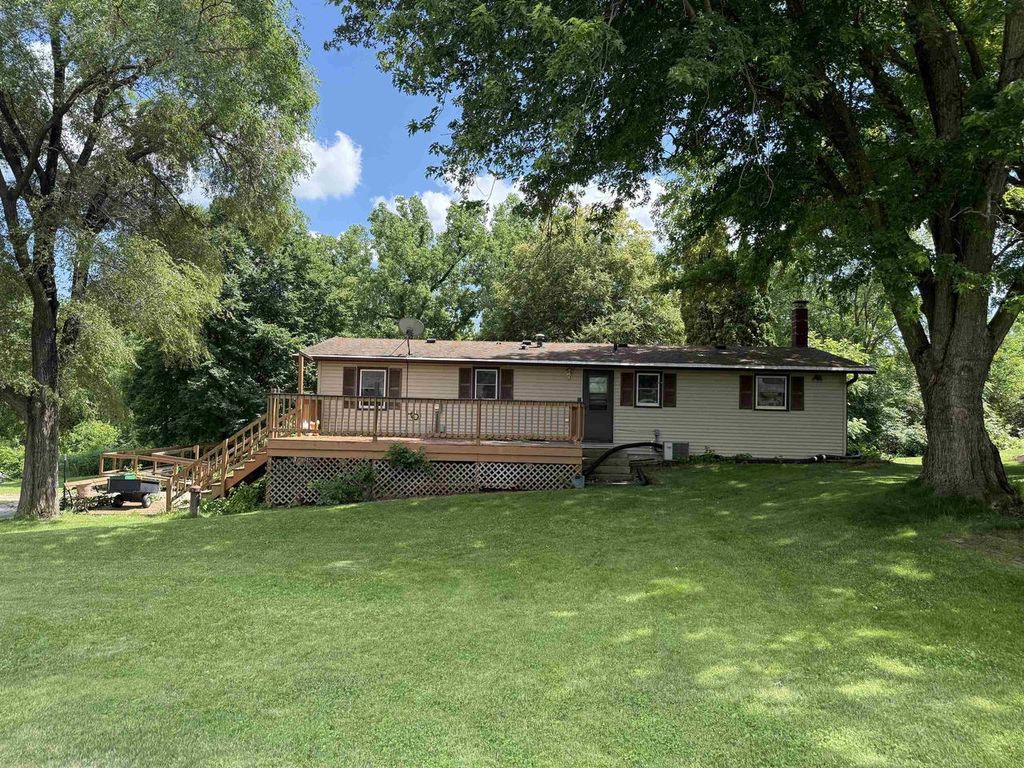 Photo of 61506 Park View DRIVE, Prairie Du Chien, WI 53821 (MLS # 2026743)