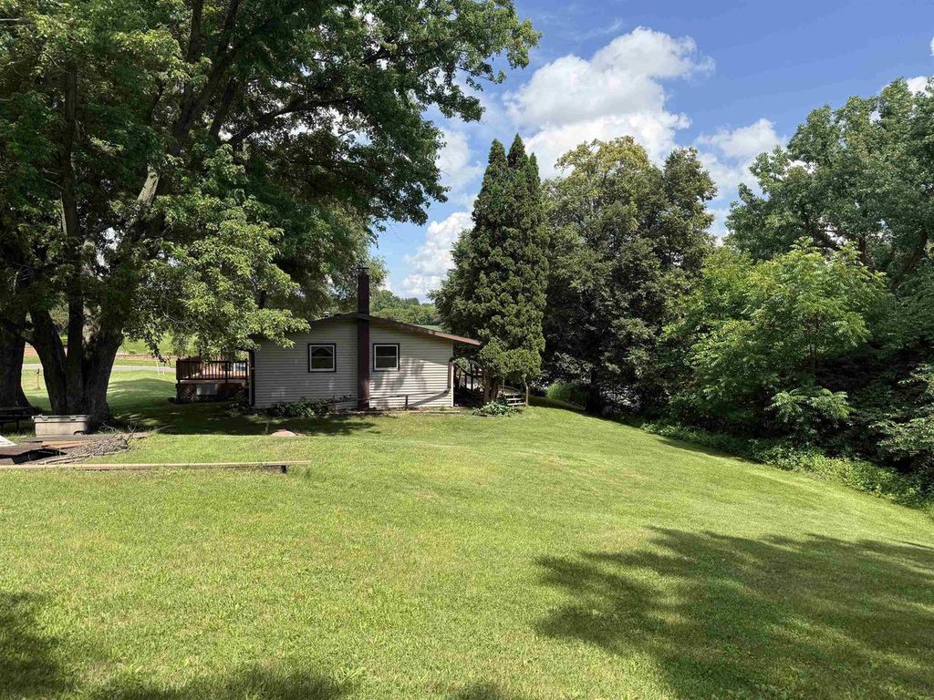 Photo of 61506 Park View DRIVE, Prairie Du Chien, WI 53821 (MLS # 2026743)