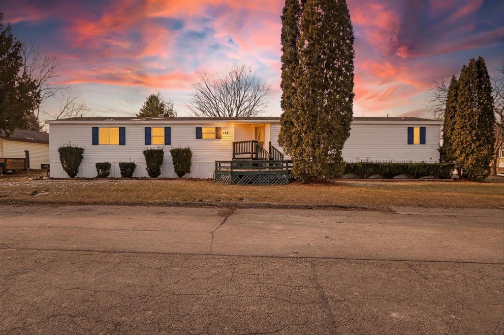 Photo of 112 Falling Creek CIRCLE, Janesville, WI 53548 (MLS # 2015044)