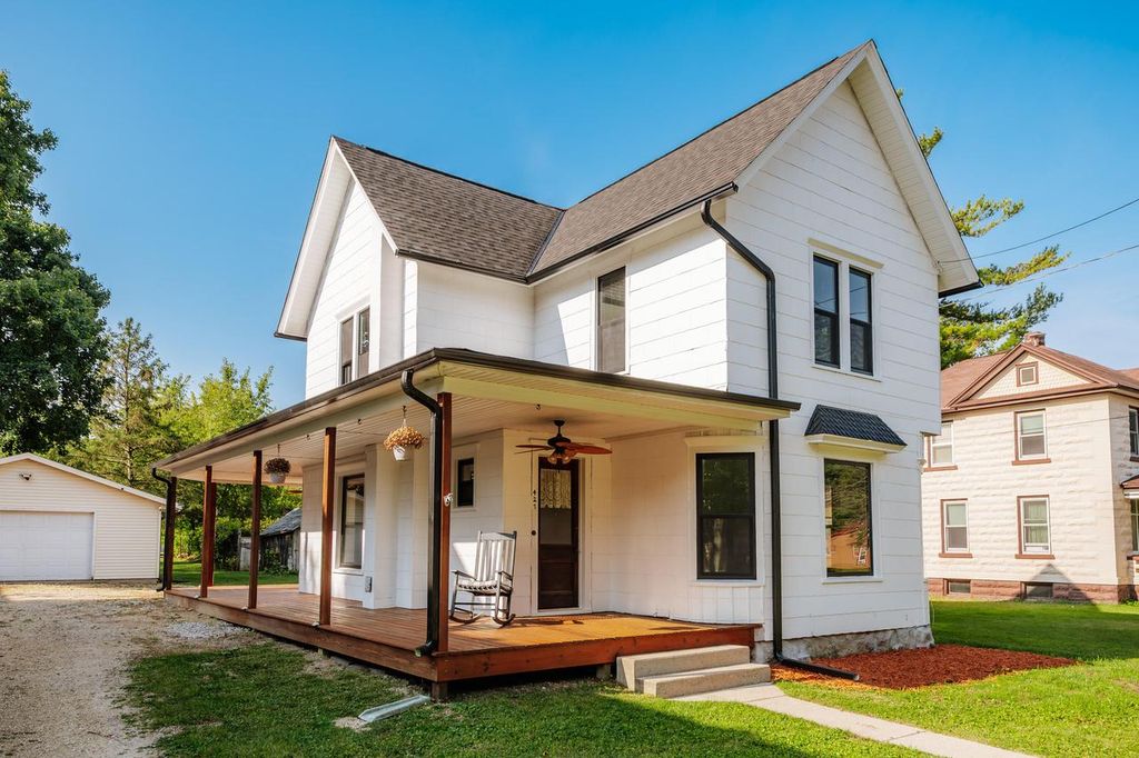 Photo of 427 E Madison AVENUE, Milton, WI 53563 (MLS # 1935688)