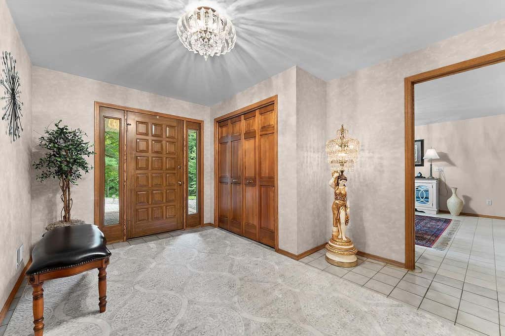 Photo of 2727 Brook Hills DRIVE, Suamico, WI 54313 (MLS # 50330695)