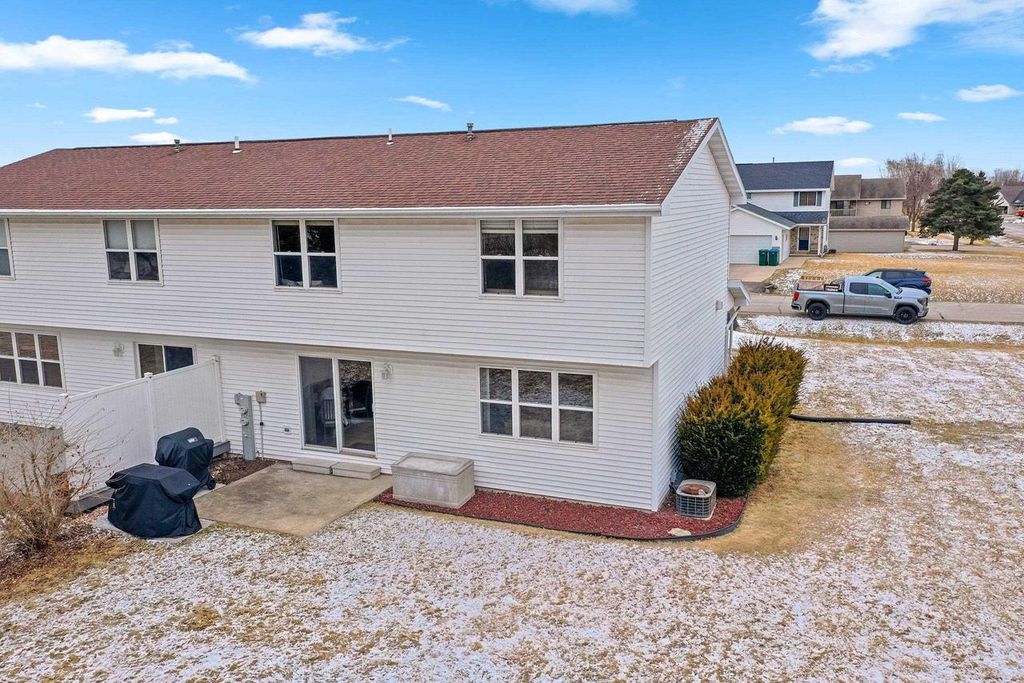 Photo of 1933 Anita COURT, Appleton, WI 54913 (MLS # 50321579)