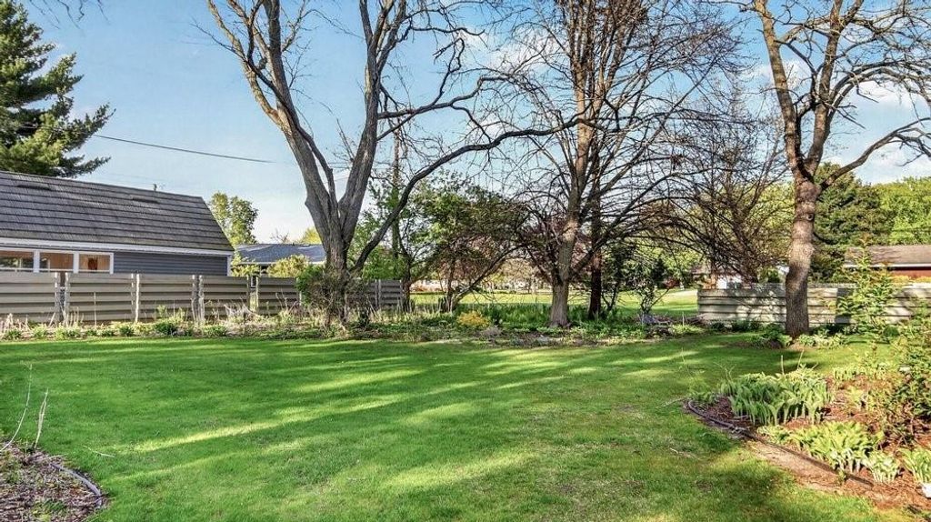 Photo of 1014 E Hamilton AVENUE, Eau Claire, WI 54701 (MLS # 1600904)