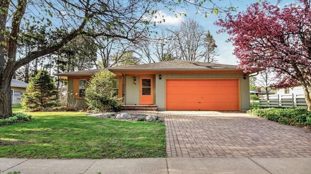 Photo of 1014 E Hamilton AVENUE, Eau Claire, WI 54701 (MLS # 1600904)