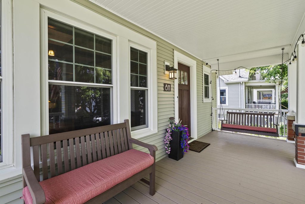 Photo of 811 Harvey AVENUE, Watertown, WI 53094 (MLS # 1969298)