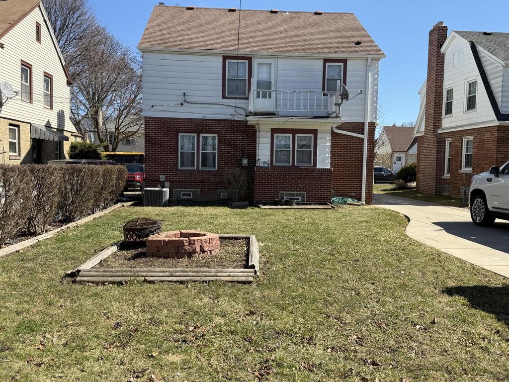 Photo of 4221 N 19th PLACE, Milwaukee, WI 53209 (MLS # 1971039)