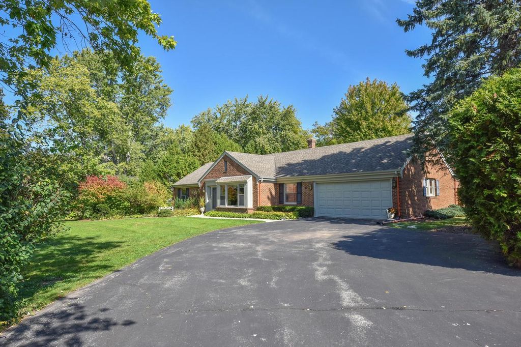 Photo of 840 Terrace DRIVE, Elm Grove, WI 53122 (MLS # 1949634)