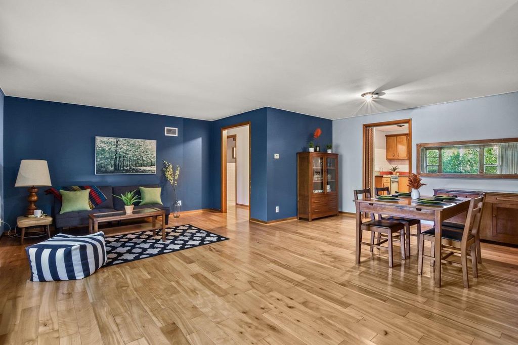 Photo of W47N849 Bobolink AVENUE, Cedarburg, WI 53012 (MLS # 1944543)