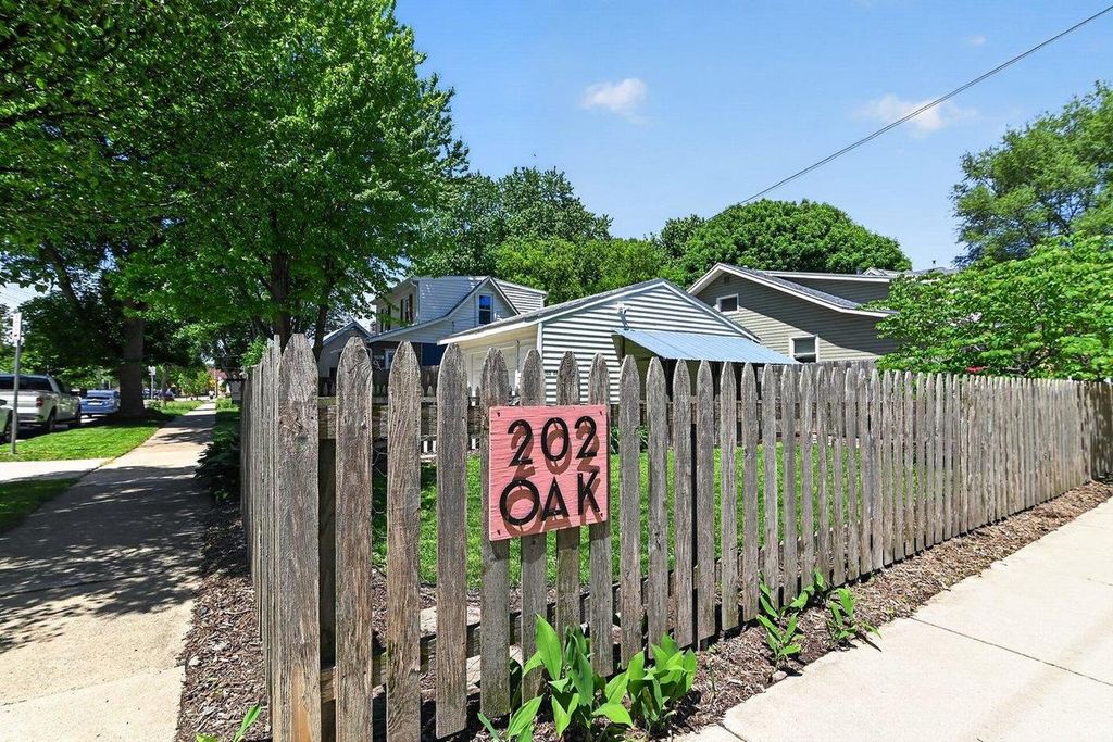 Photo of 202 Oak STREET, Madison, WI 53704 (MLS # 2023277)