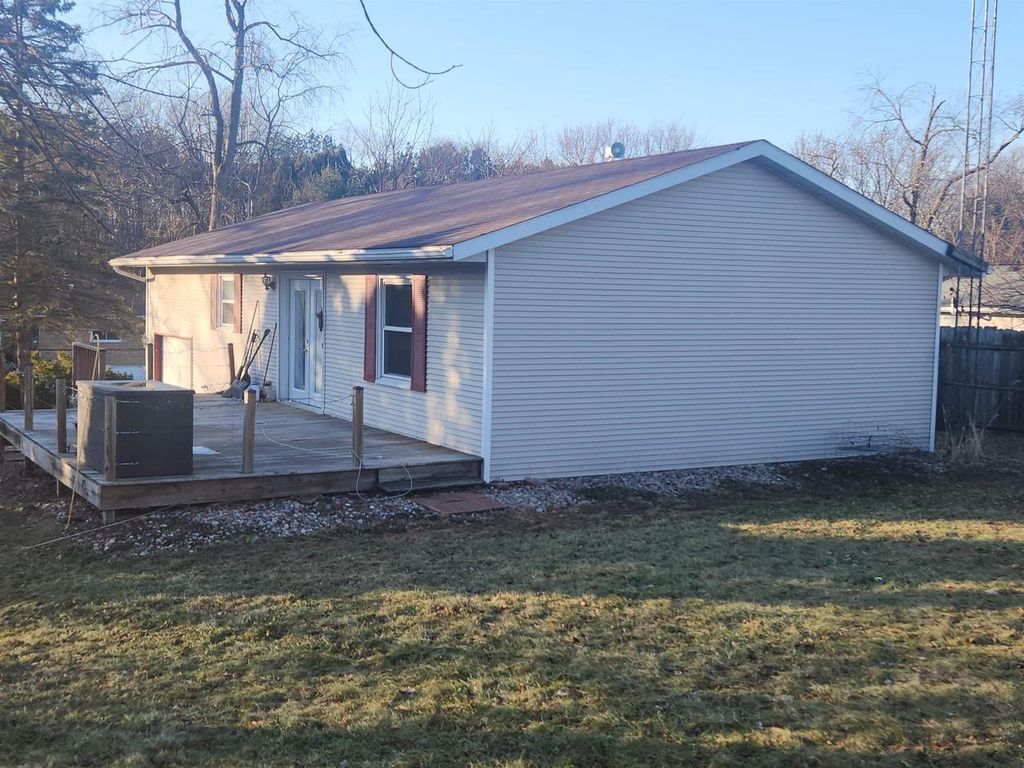 Photo of 881 Ellis AVENUE, Baraboo, WI 53913 (MLS # 2014726)