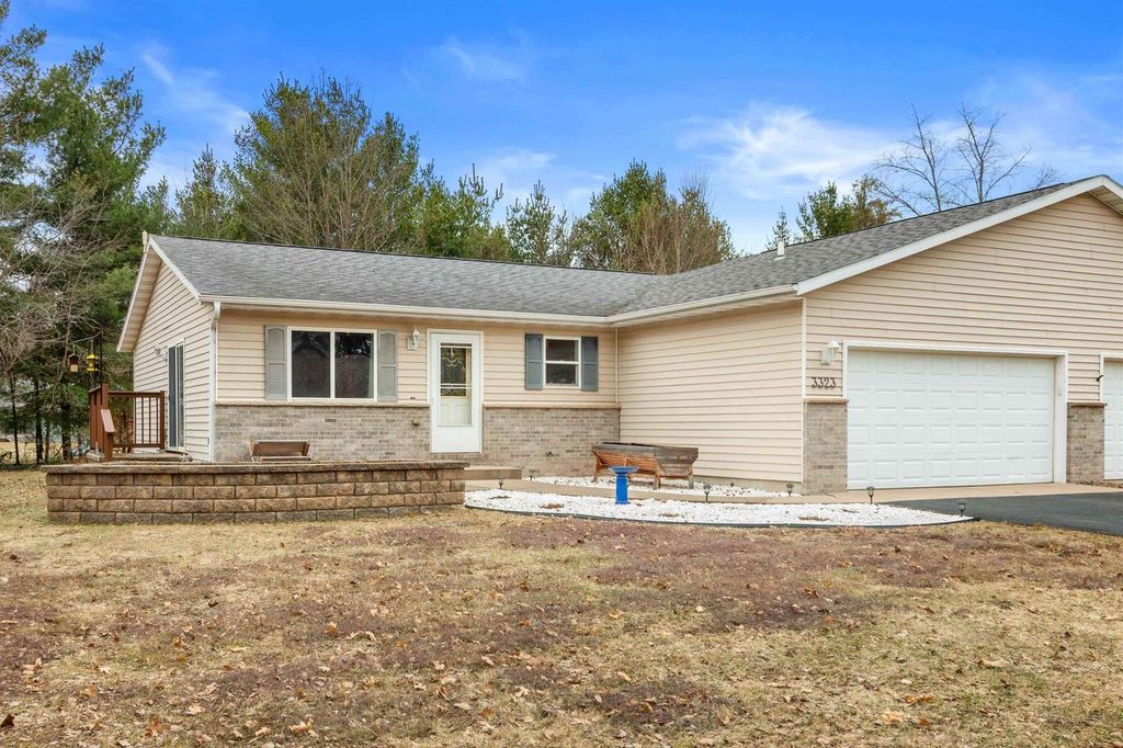 Photo of 3323 Rosewood DRIVE, Plover, WI 54467 (MLS # 22601260)