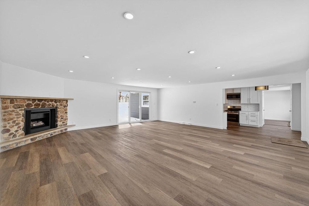 Photo of 413 E Lincoln DRIVE, Deforest, WI 53532 (MLS # 2018792)