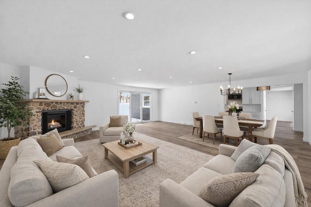 Photo of 413 E Lincoln DRIVE, Deforest, WI 53532 (MLS # 2018792)