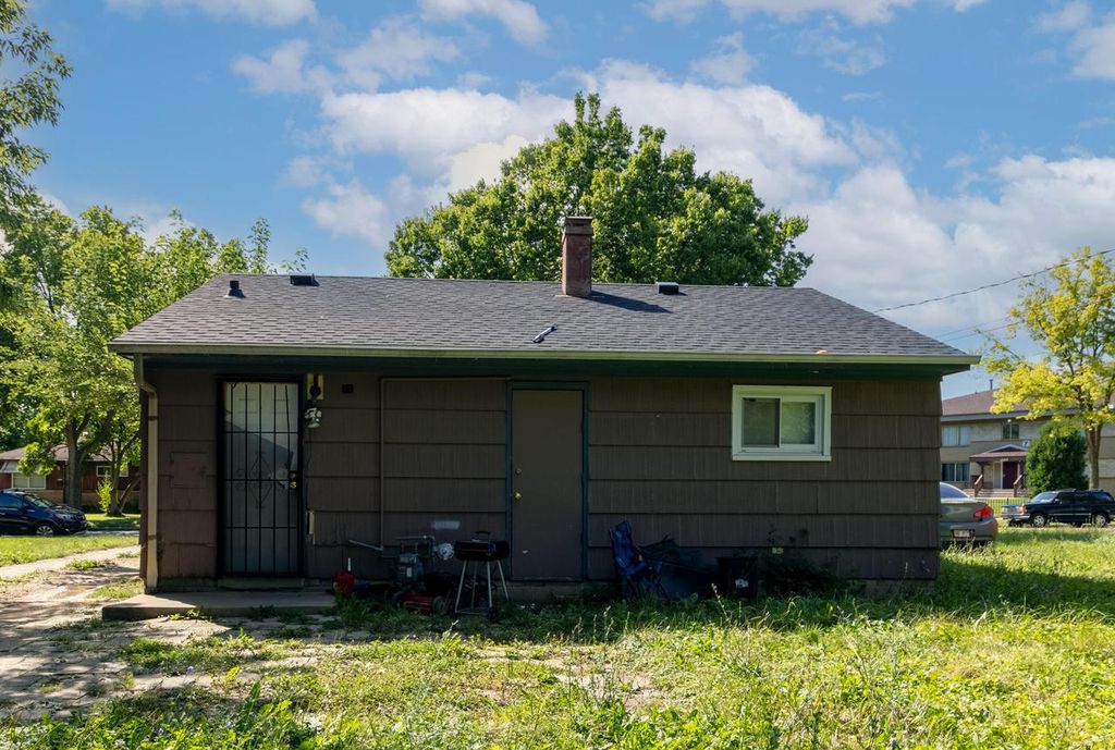 Photo of 5724 N 62nd STREET, Milwaukee, WI 53218 (MLS # 1948215)