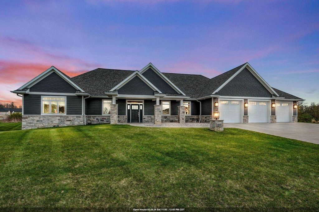 Photo of 2685 Creekwood CIRCLE, Green Bay, WI 54311 (MLS # 50325094)
