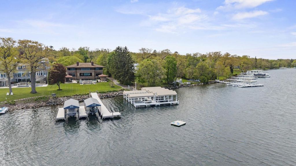 Photo of N1888 Loramoor LANE, Lake Geneva, WI 53147 (MLS # 1962819)