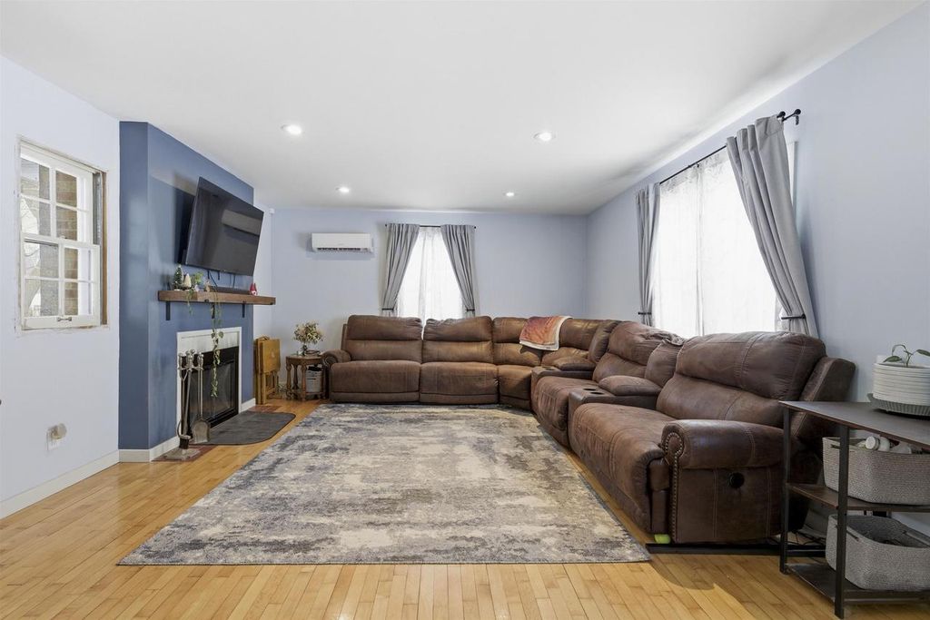 Photo of 182 N Clinton AVENUE, Clintonville, WI 54929 (MLS # 50321638)