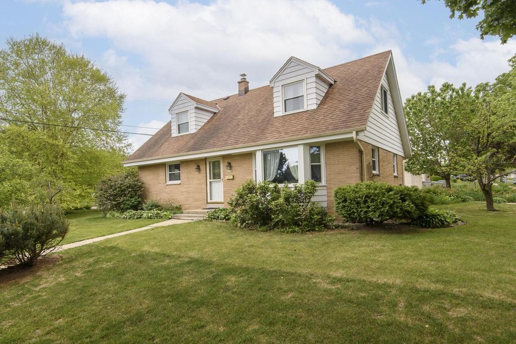 Photo of 3725 S Marcy STREET, Milwaukee, WI 53220 (MLS # 1963648)