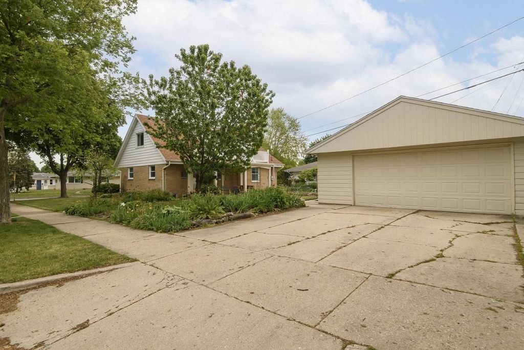 Photo of 3725 S Marcy STREET, Milwaukee, WI 53220 (MLS # 1963648)
