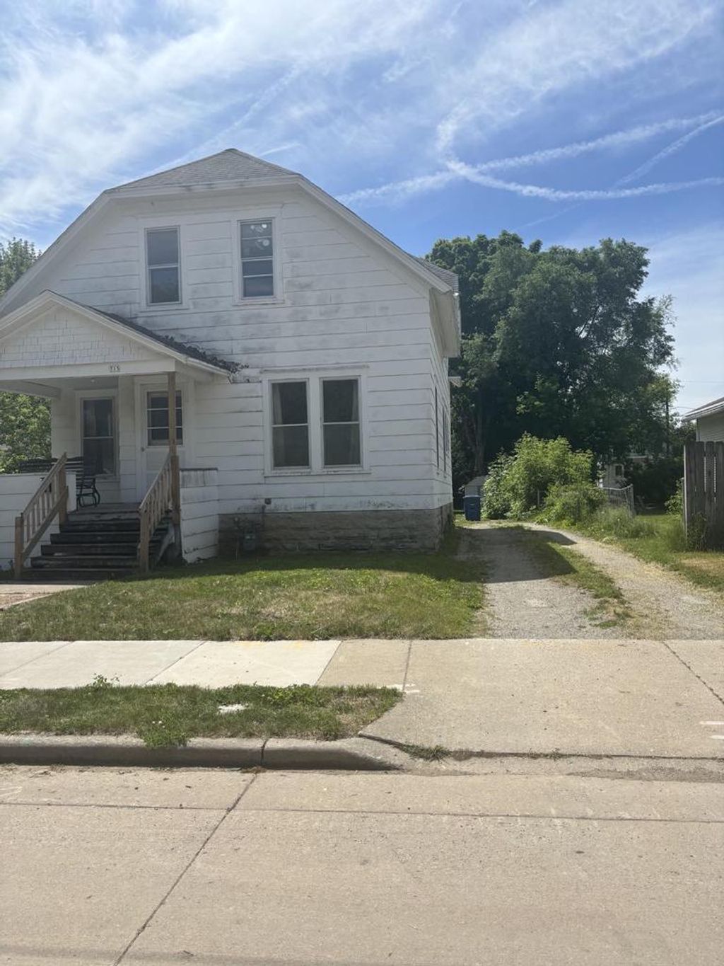 Photo of 715 Prospect AVENUE, Oshkosh, WI 54901 (MLS # 50326625)