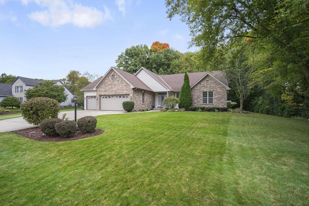 Photo of W144N10010 Sun Valley TRAIL, Germantown, WI 53022 (MLS # 1940450)