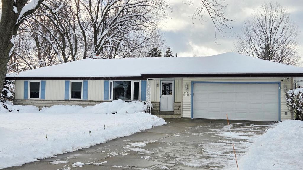 Photo of W154N10077 Moonlite DRIVE, Germantown, WI 53022 (MLS # 1942091)