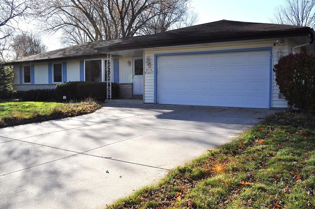 Photo of W154N10077 Moonlite DRIVE, Germantown, WI 53022 (MLS # 1942091)