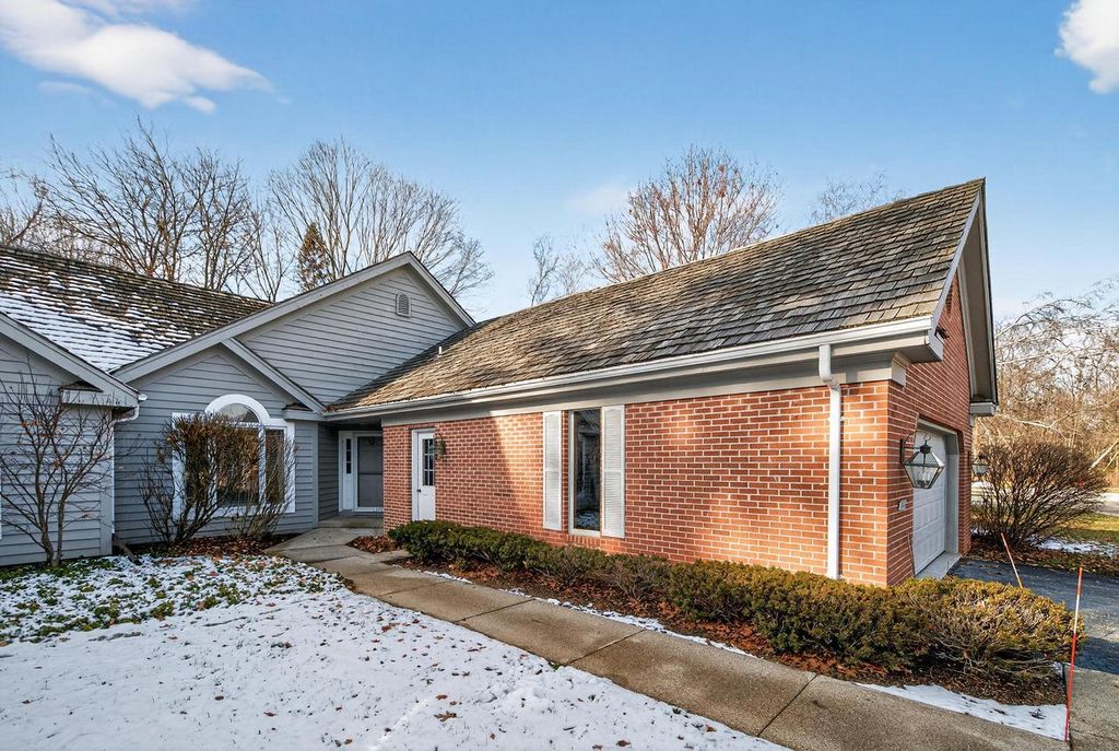 Photo of 2415 Walnut Grove COURT #B, Brookfield, WI 53005 (MLS # 1947072)