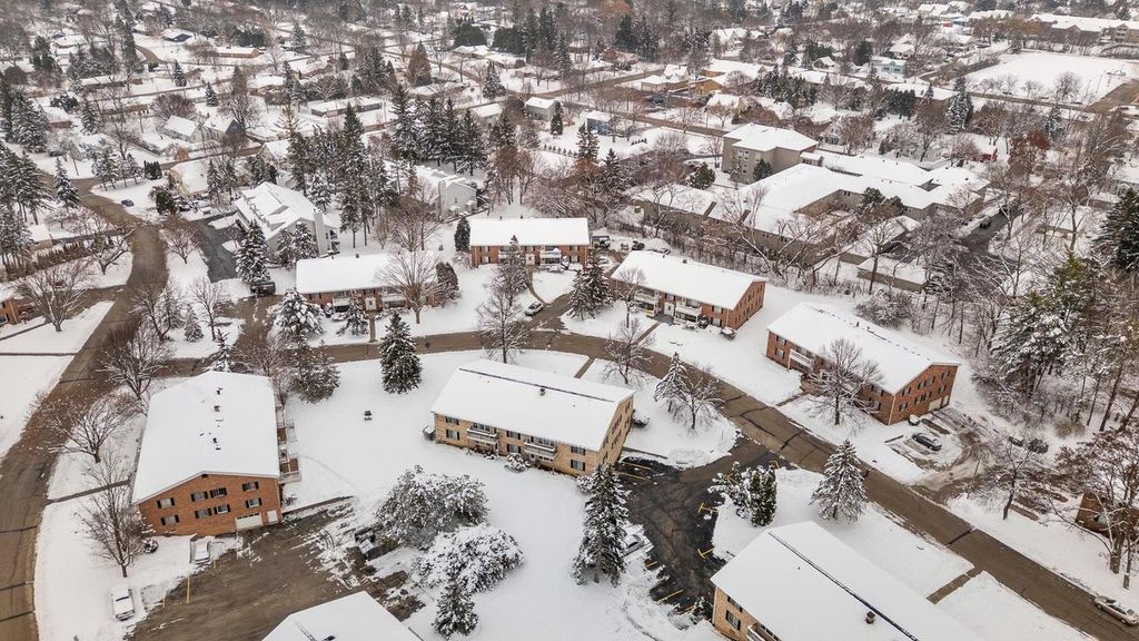 Photo of 139 Heidel ROAD #7, Mequon, WI 53092 (MLS # 1946410)