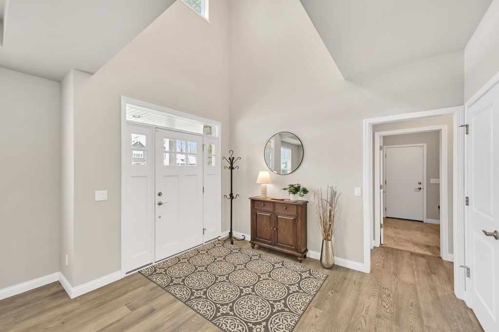 Photo of 8130 W Mourning Dove LANE, Mequon, WI 53097 (MLS # 1954153)