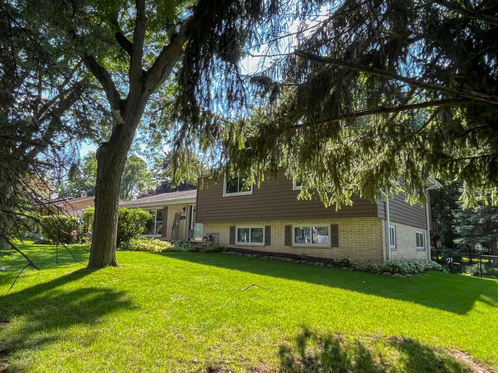 Photo of 1239 N 122nd STREET, Wauwatosa, WI 53226 (MLS # 1941329)