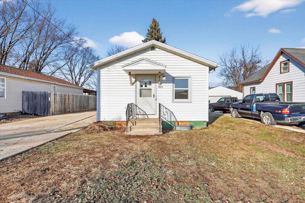 Photo of 1923 Lenox AVENUE, Beloit, WI 53511 (MLS # 2014658)