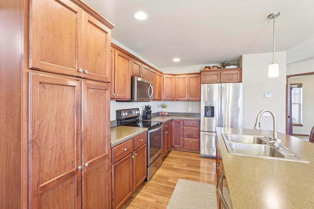 Photo of 659 Pelican LANE, Sun Prairie, WI 53590 (MLS # 2021035)