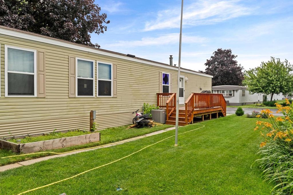 Photo of 1025 Oake S AVENUE #D19, Onalaska, WI 54650 (MLS # 2027300)