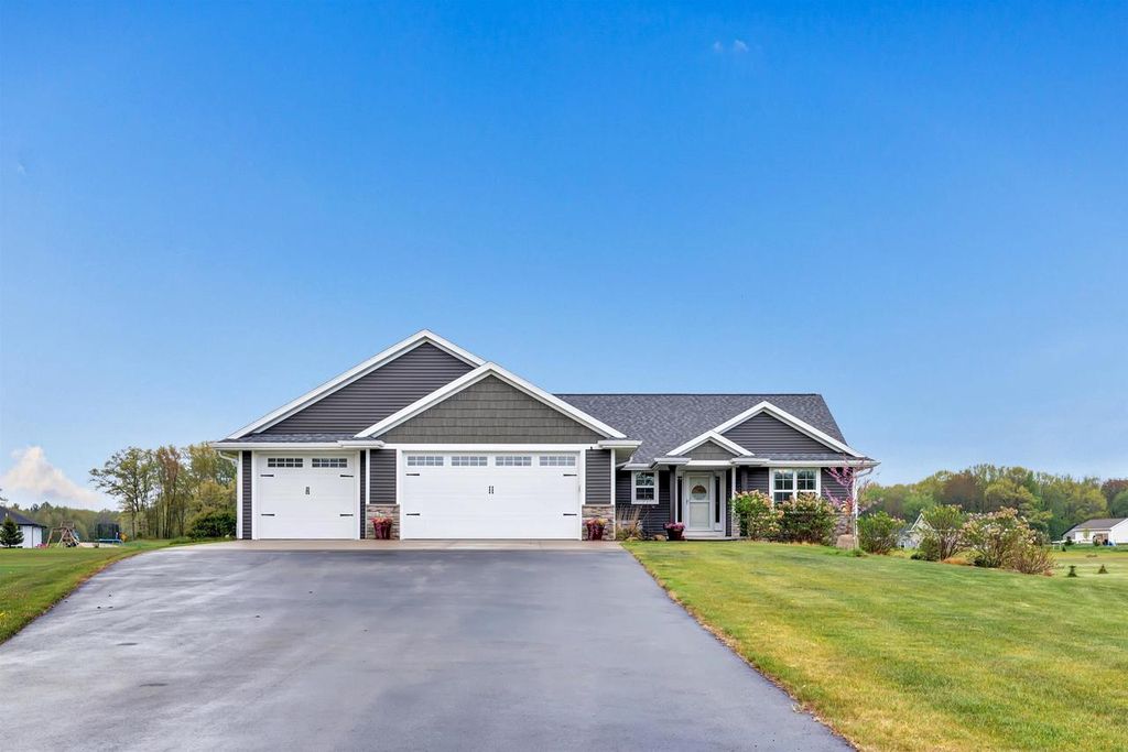 Photo of 379 N Shady Lawn CIRCLE, Sobieski, WI 54171 (MLS # 50325735)