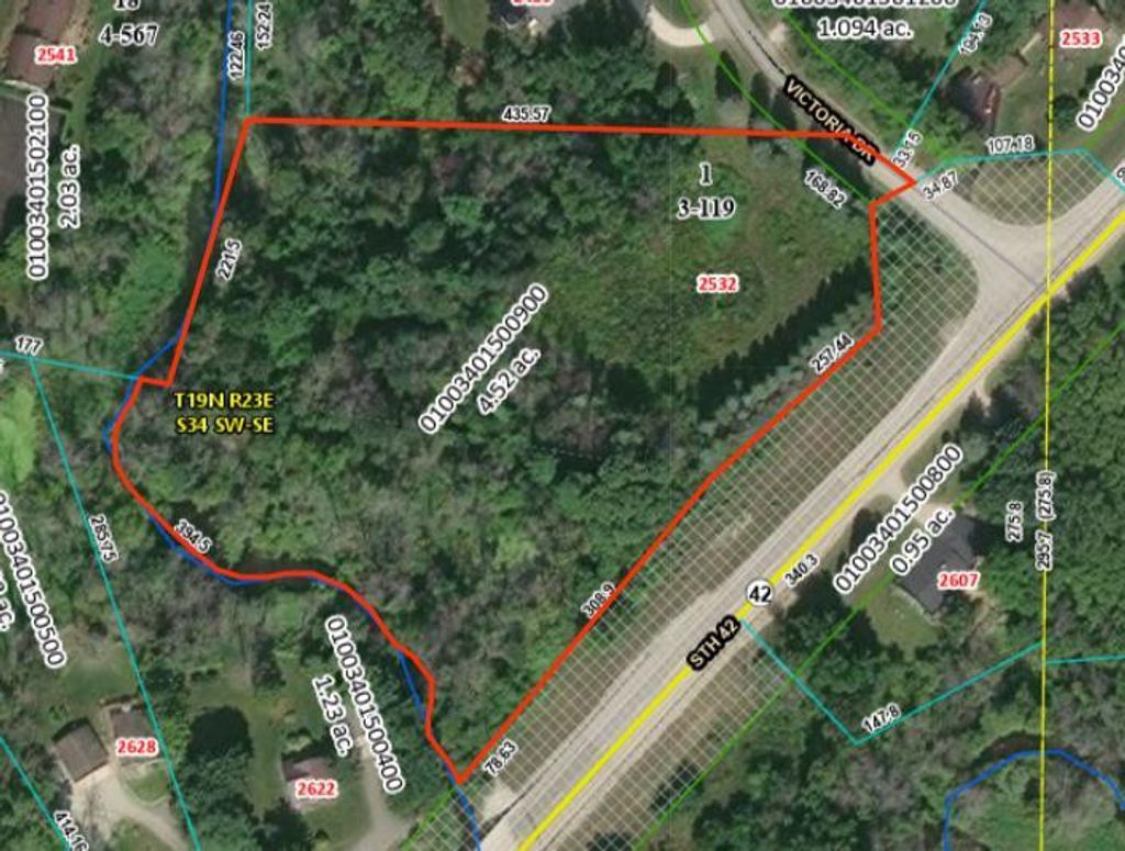 Photo of 2532 Victoria DRIVE, Manitowoc, WI 54220 (MLS # 50322316)