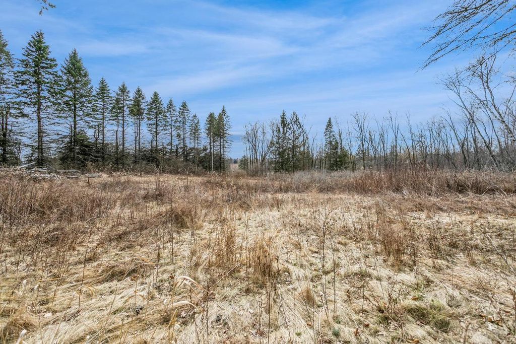 Photo of 2532 Victoria DRIVE, Manitowoc, WI 54220 (MLS # 50322316)