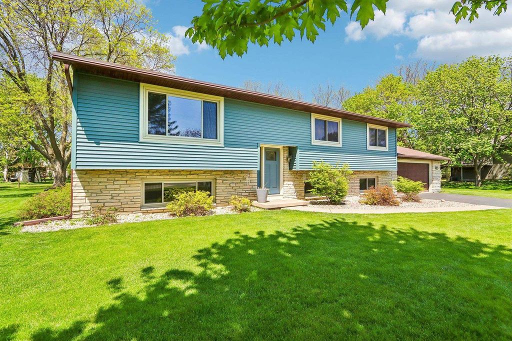 Photo of 4431 Meadow Wood CIRCLE, Deforest, WI 53532 (MLS # 2019511)