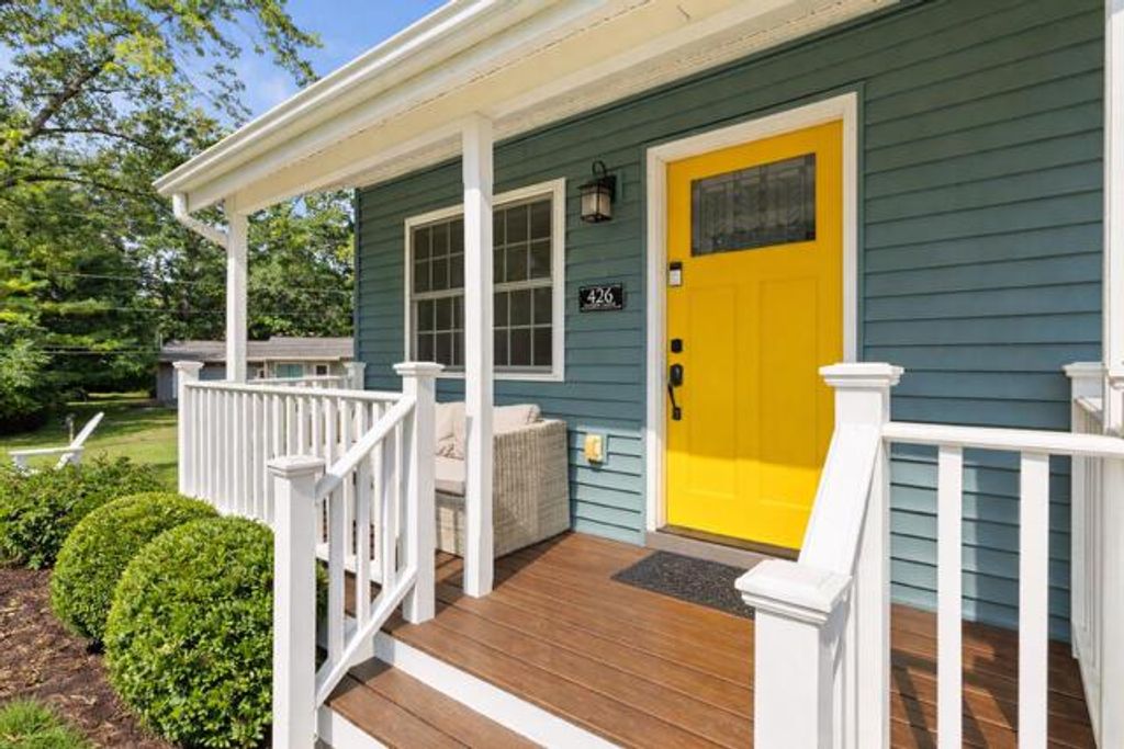 Photo of 426 Sylvan DRIVE, Fontana, WI 53125 (MLS # 1949909)