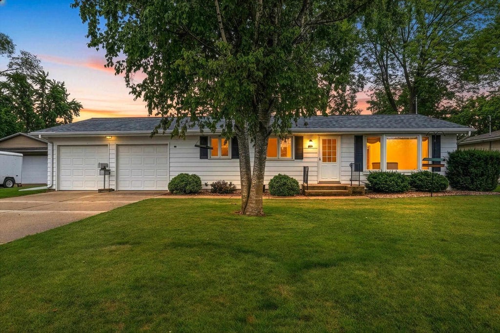 Photo of 524 E St Joseph STREET, Green Bay, WI 54301 (MLS # 50330730)