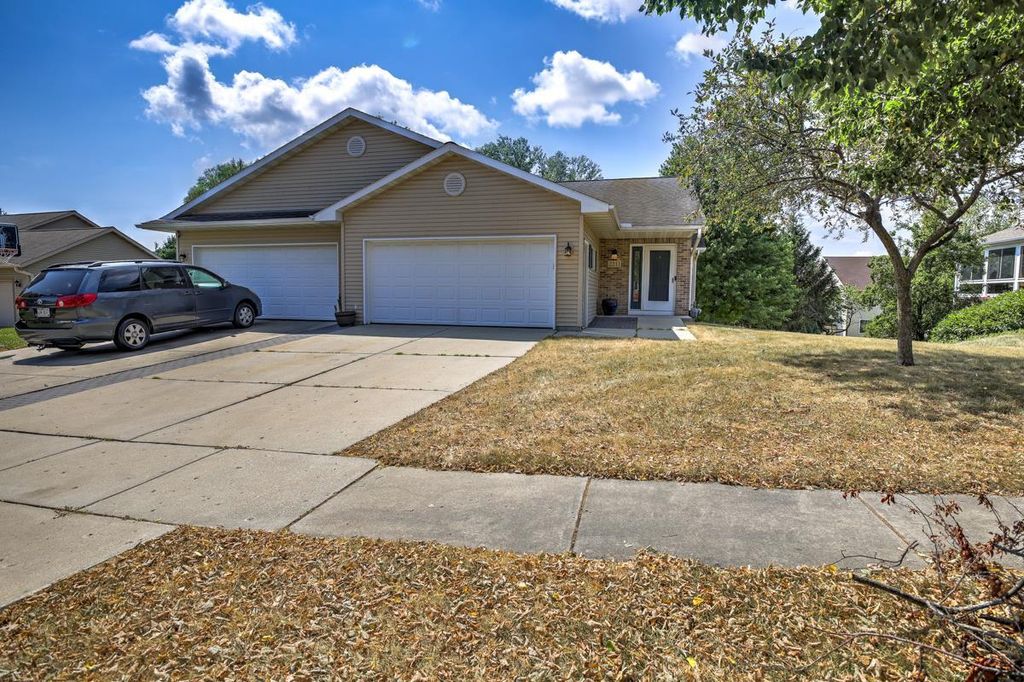 Photo of 2211 Wood View DRIVE, Stoughton, WI 53589 (MLS # 2028999)