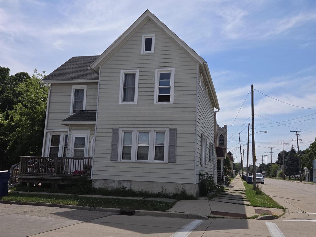 Photo of 1654 Saint Clair STREET, Racine, WI 53402 (MLS # 1972076)