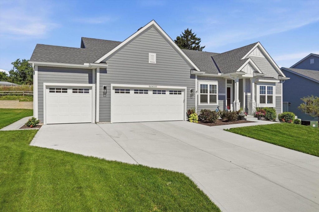 Photo of N67W25502 Vail LANE, Sussex, WI 53089 (MLS # 1982632)