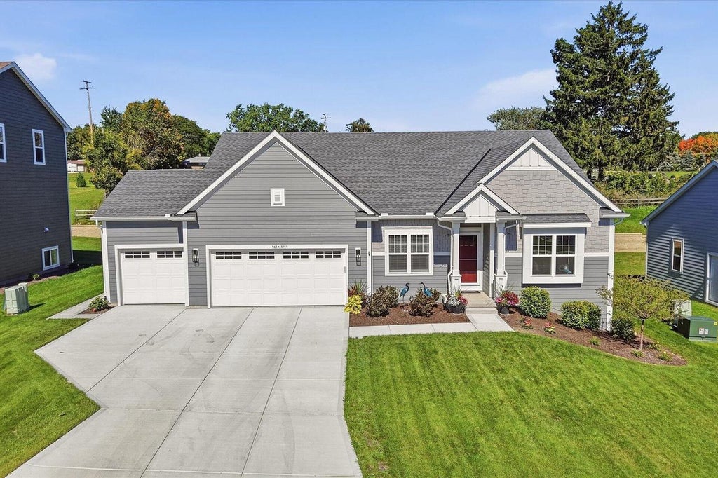 Photo of N67W25502 Vail LANE, Sussex, WI 53089 (MLS # 1982632)