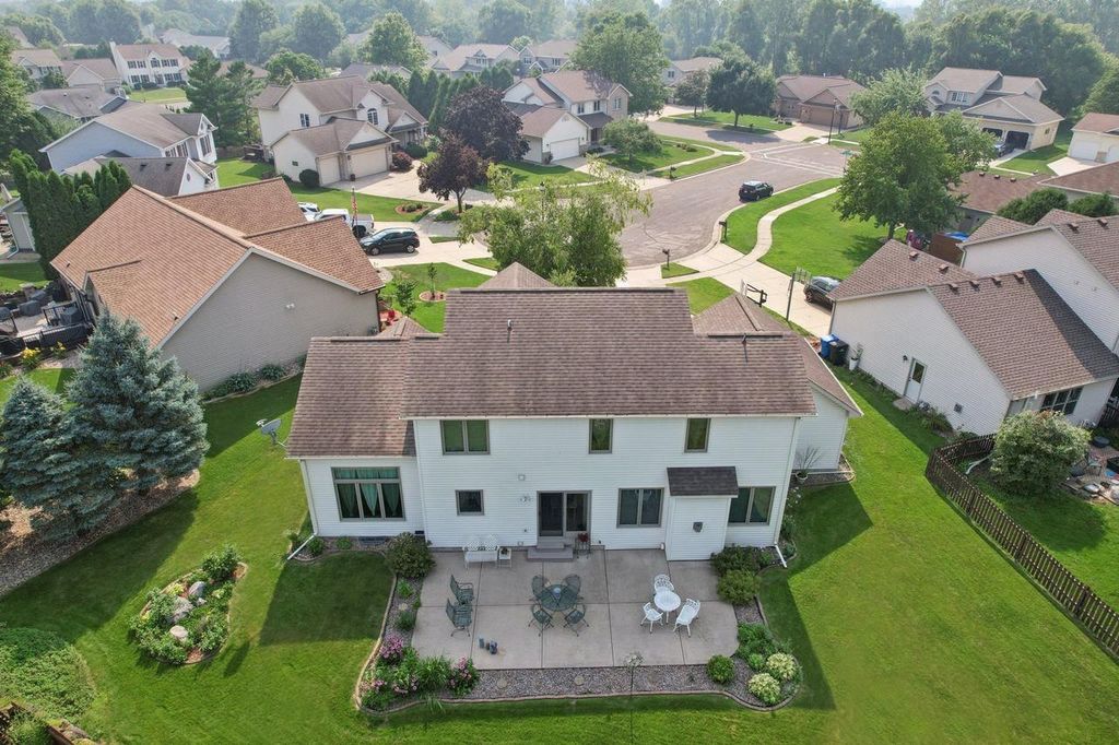 Photo of 901 Innisbrook COURT, Waunakee, WI 53597 (MLS # 2014686)