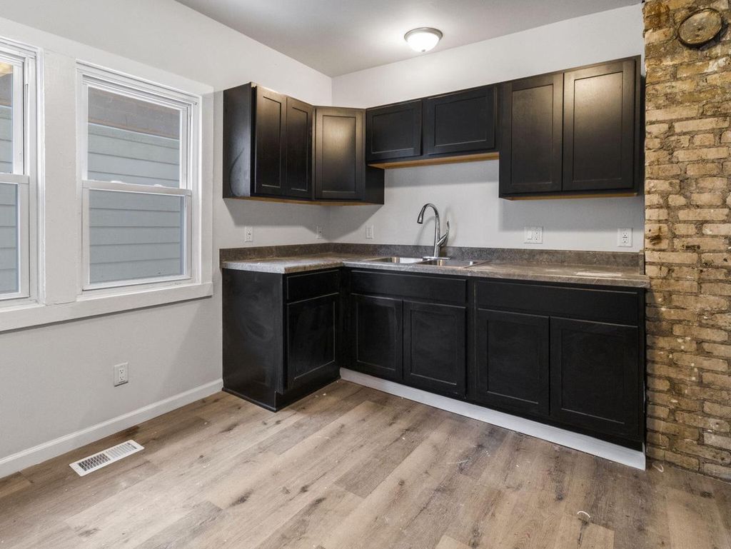 Photo of 1818 W Nash STREET, Milwaukee, WI 53206 (MLS # 1947966)