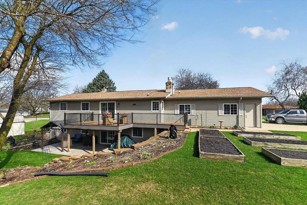 Photo of 450 Bonnie ROAD, Cottage Grove, WI 53527 (MLS # 2018090)