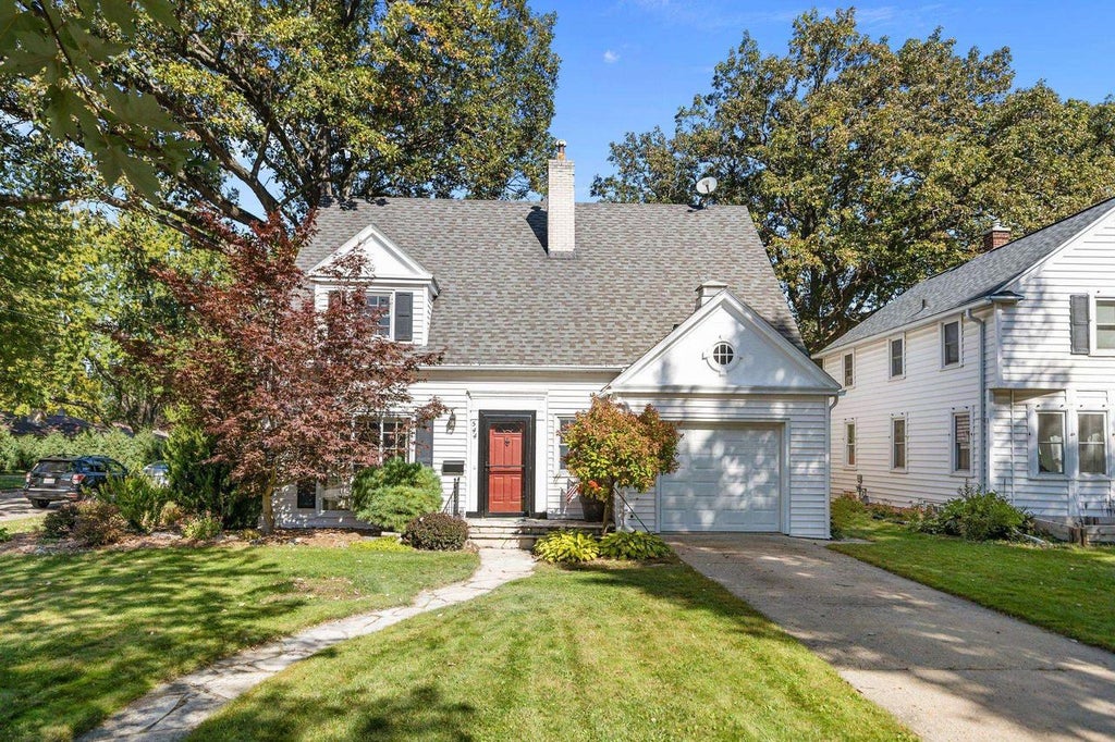 Photo of 544 W Seymour STREET, Appleton, WI 54915 (MLS # 50333503)